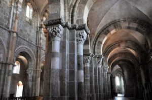 Arte medieval Características, historia, arquitectura, escultura, pintura
