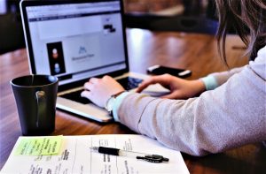 Sector cuaternario | Qué es, características, actividades ... Sector cuaternario | Qué es, características, actividades ...